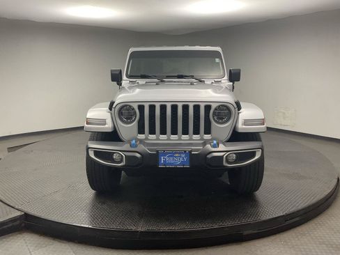 Used 2022 Jeep Wrangler Unlimited Sahara w/ Cold Weather Group AWD/4WD image 2