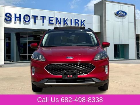 Used 2022 Ford Escape SEL w/ Technology Package FWD image 2