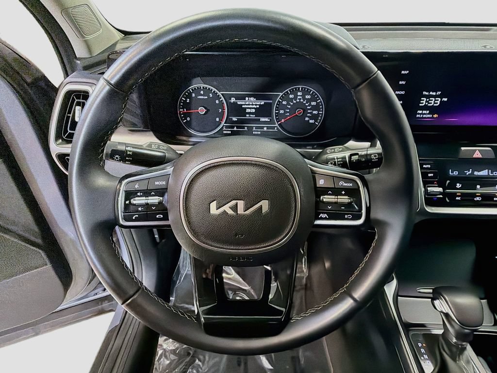 Used 2023 Kia Sorento S w/ Panoramic Sunroof Package FWD image 13