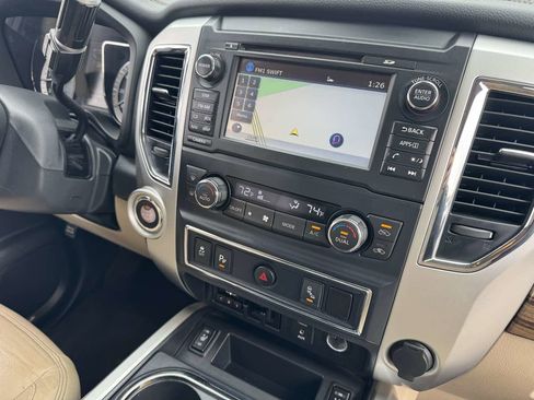 Used 2016 Nissan Titan SL image 19