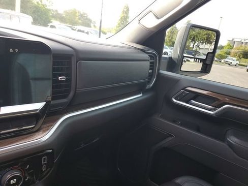 Used 2025 Chevrolet Silverado 3500 LT AWD/4WD image 27