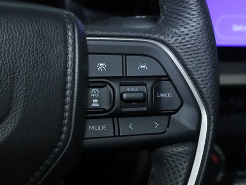 Used 2025 Toyota Tacoma TRD Sport AWD/4WD image 24