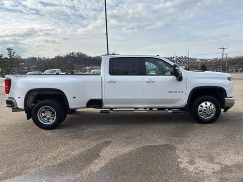 Used 2026 Chevrolet Silverado 3500 LT w/ All Star Edition image 5