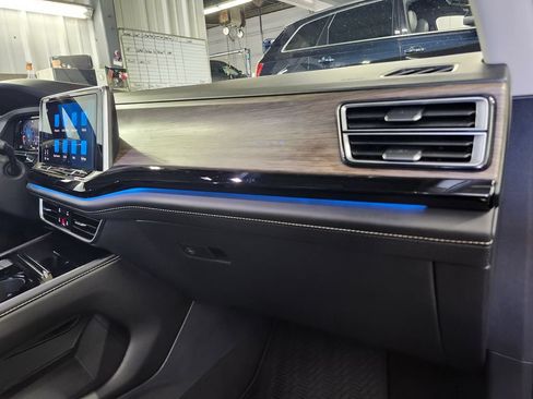Certified 2024 Volkswagen Atlas SEL Premium R-Line AWD/4WD image 13