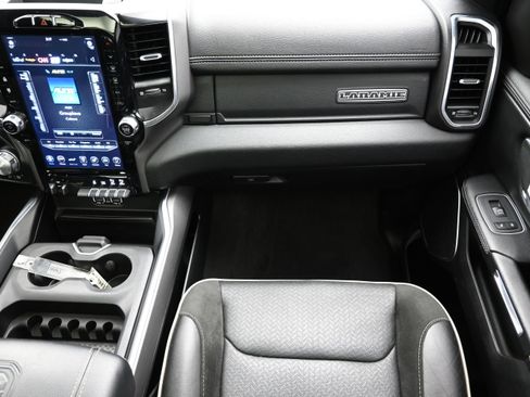 Used 2020 RAM 1500 Laramie w/ Sport Appearance Package AWD/4WD image 39
