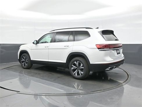New 2026 Volkswagen Atlas SE image 5