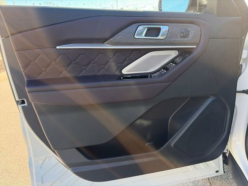 Used 2026 Ford Explorer Platinum w/ LUX Leather Package image 22