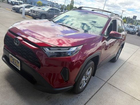 Used 2025 Toyota RAV4 XLE w/ Weather Package AWD/4WD image 6