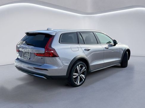 New 2026 Volvo V60 B5 Cross Country Plus w/ Protection Package Premier image 4