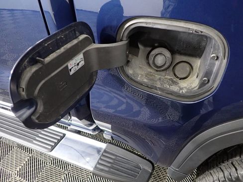 Used 2023 GMC Sierra 1500 SLT w/ SLT Premium Package image 44