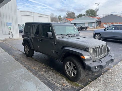 Used 2021 Jeep Wrangler Unlimited Sport image 4