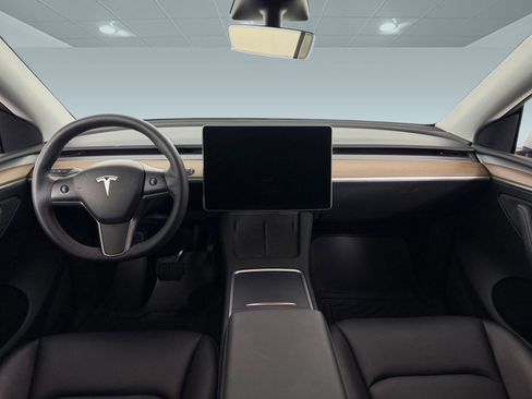 Used 2023 Tesla Model Y Long Range image 15
