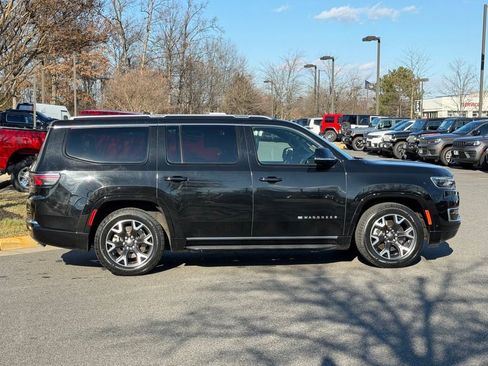 Certified 2024 Jeep Wagoneer Series III image 6