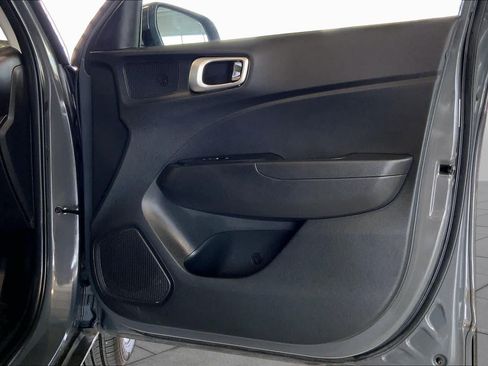 Certified 2025 Hyundai Venue SEL FWD image 22