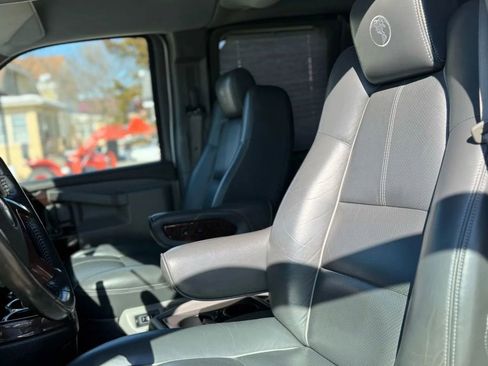 Used 2019 GMC Savana 2500 image 4