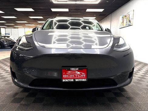 Used 2021 Tesla Model Y Long Range AWD/4WD image 3