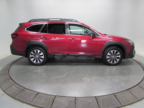 Used 2024 Subaru Outback Limited XT AWD/4WD image 8