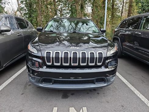 Used 2017 Jeep Cherokee Latitude w/ Safety/Convenience Group image 2