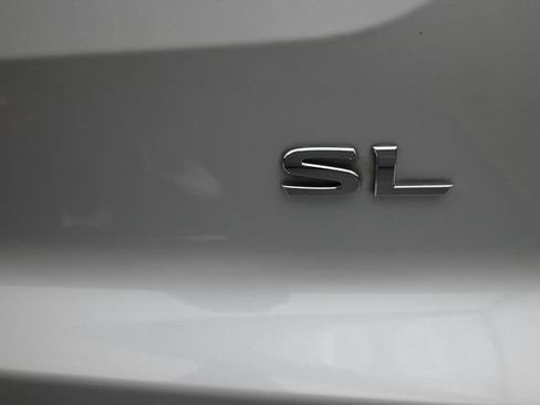 Used 2025 Nissan Pathfinder SL FWD image 15