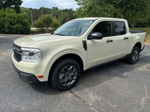 Used 2024 Ford Maverick XLT FWD image 3