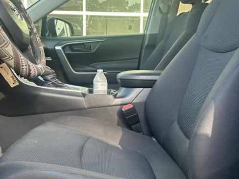 Used 2024 Toyota RAV4 LE FWD image 9