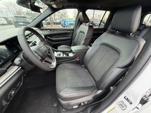 New 2026 Jeep Grand Cherokee Altitude AWD/4WD image 14