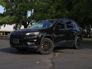 Used 2023 Jeep Cherokee Altitude Lux image 1