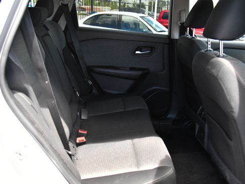Used 2022 Nissan Rogue SV AWD/4WD image 40