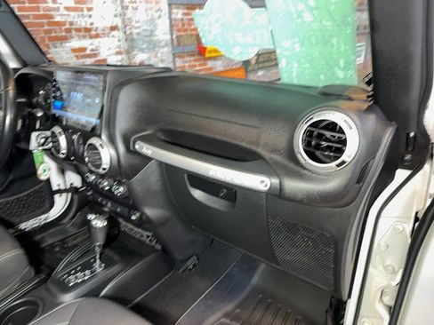 Used 2015 Jeep Wrangler Sahara w/ Connectivity Group image 57