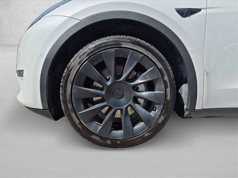 Used 2021 Tesla Model Y Long Range AWD/4WD image 9