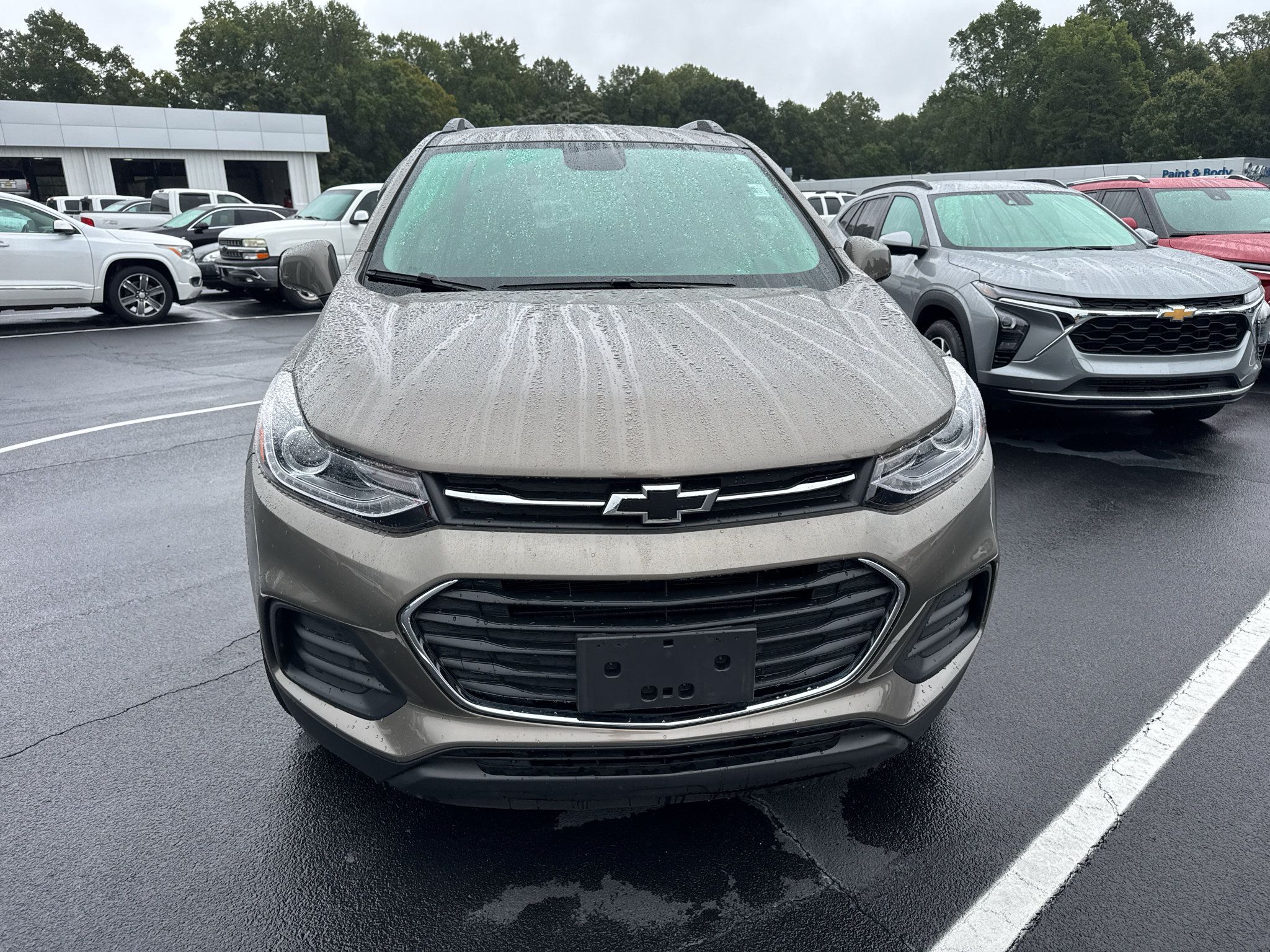 Used 2021 Chevrolet Trax LT w/ Sport Edition FWD image 2