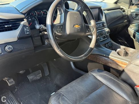 Used 2015 Chevrolet Suburban LT RWD image 13