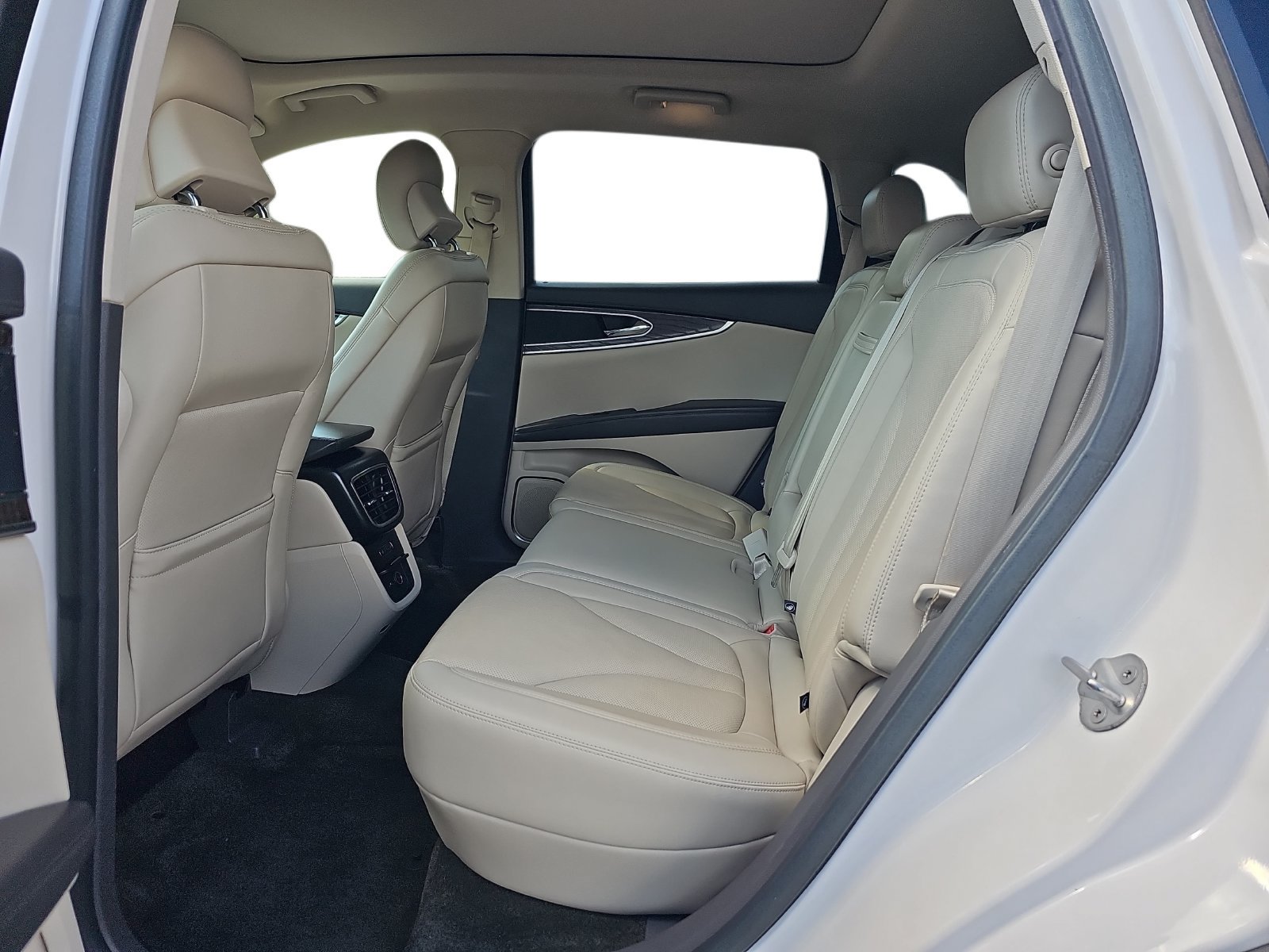 Used 2017 Lincoln MKX Reserve AWD/4WD image 14