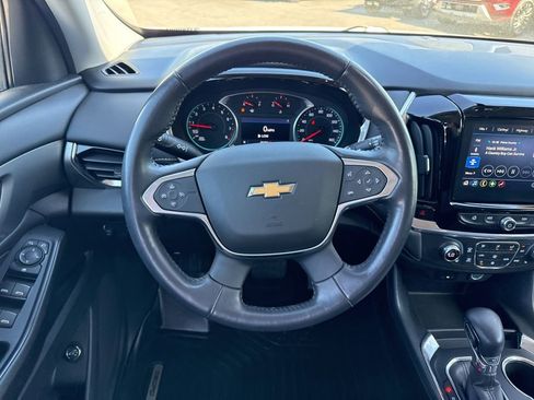 Used 2021 Chevrolet Traverse LT image 15