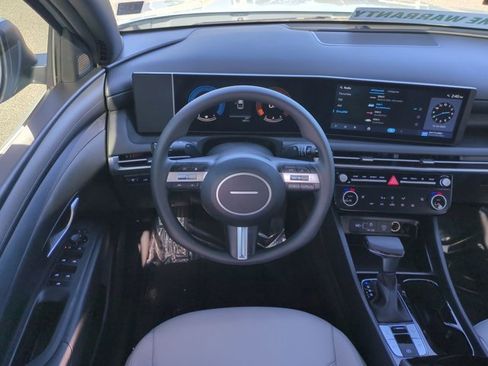 Used 2025 Hyundai Santa Cruz SEL image 16
