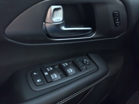 New 2026 Chrysler Pacifica Select AWD/4WD image 22