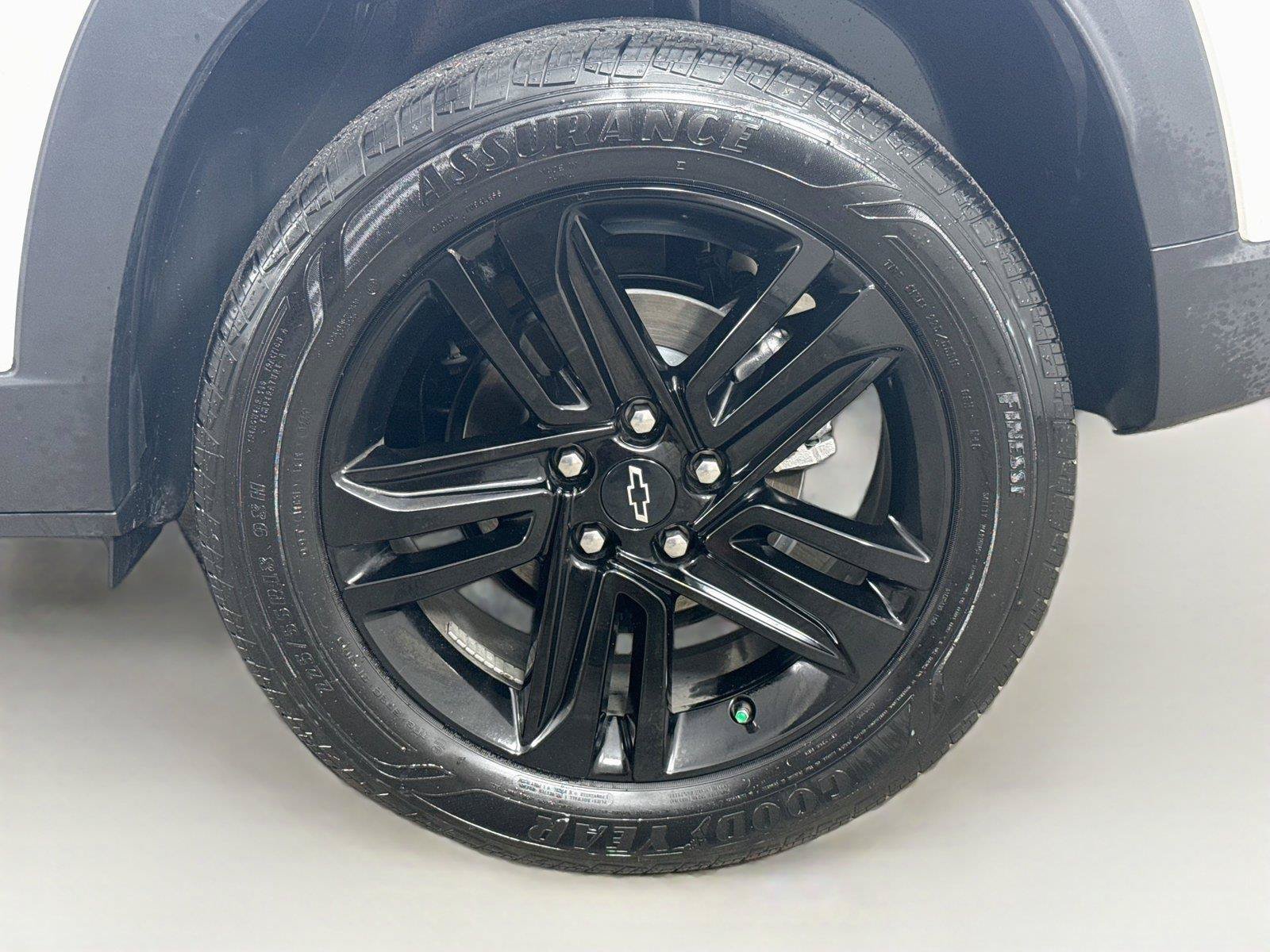 Used 2025 Chevrolet Trax ACTIV w/ Driver Confidence Package FWD image 32