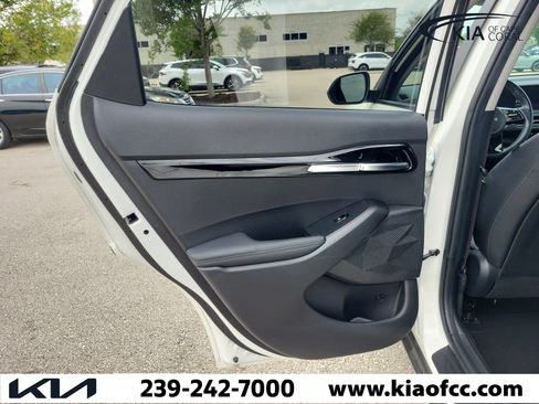 Certified 2024 Kia Seltos EX AWD/4WD image 14