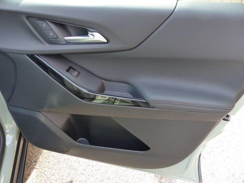 Used 2026 Chevrolet Equinox LT w/ Convenience Package II image 37