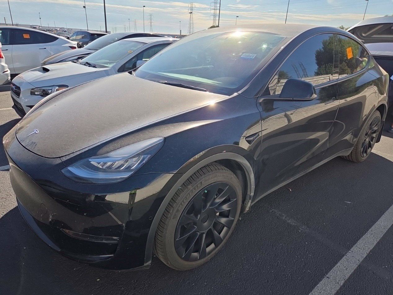 Used 2022 Tesla Model Y Long Range AWD/4WD image 1