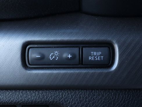 Used 2021 Nissan Titan PRO-4X w/ Pro-4x Convenience Package image 24