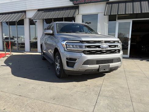 Used 2024 Ford Expedition Max Limited image 3