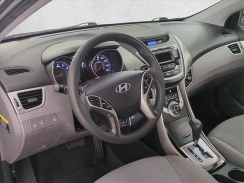 Used 2013 Hyundai Elantra GLS w/ Preferred Pkg FWD image 10