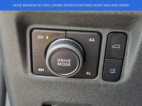 Used 2025 Ford Expedition Active AWD/4WD image 30