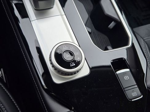 New 2026 Mitsubishi Outlander SE image 25