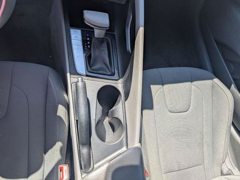 Used 2024 Hyundai Elantra SEL FWD image 14