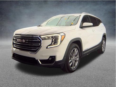 Used 2024 GMC Terrain SLT AWD/4WD image 3