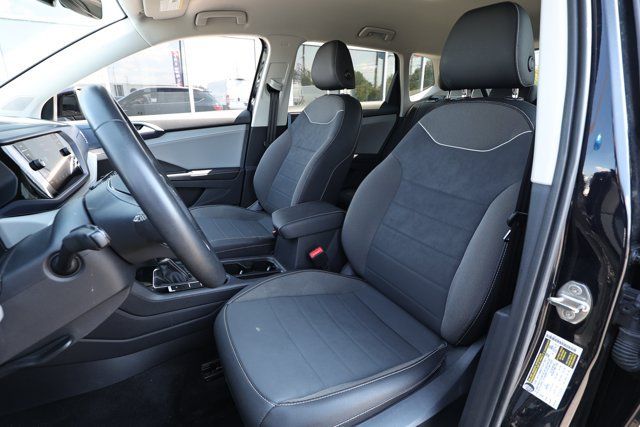 Used 2024 Volkswagen Taos SE FWD image 22