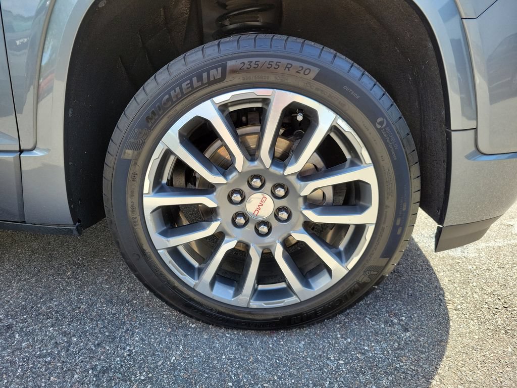 Used 2020 GMC Acadia Denali w/ Technology Package FWD image 6