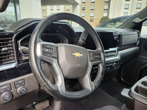 Used 2025 Chevrolet Silverado 1500 LT image 20